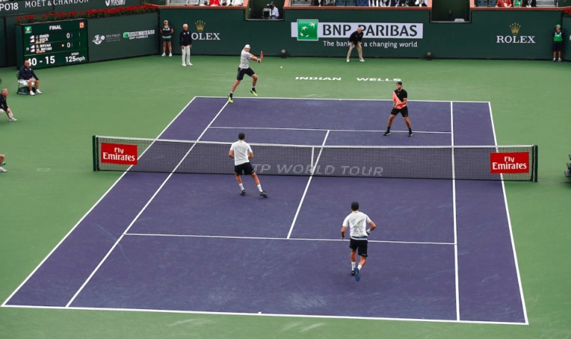 ダブルス戦術 ロブのメリットと効果的な打ち方